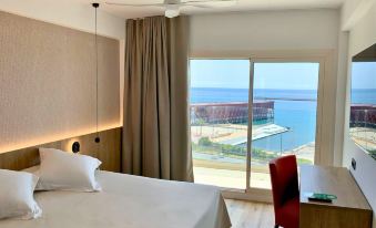 Ohtels Gran Hotel Almeria - Housity