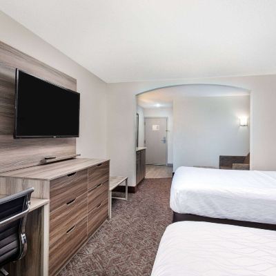 2 Queen Beds, Deluxe Room, Non-Smoking La Quinta Inn by Wyndham Pigeon Forge-Dollywood Promo Code