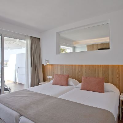 Deluxe Apartment With Terrace And Sea View Aparthotel Ponent Mar Promo Code
