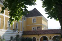 Hotel Richard Löwenherz Hotels in 