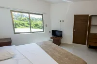 La Loma Suites
