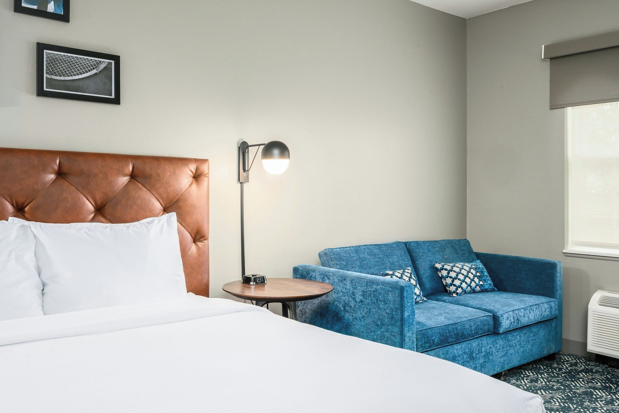 标准特大床房（带沙发）