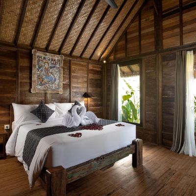 Deluxe Cottage Green Space Villa Promo Code