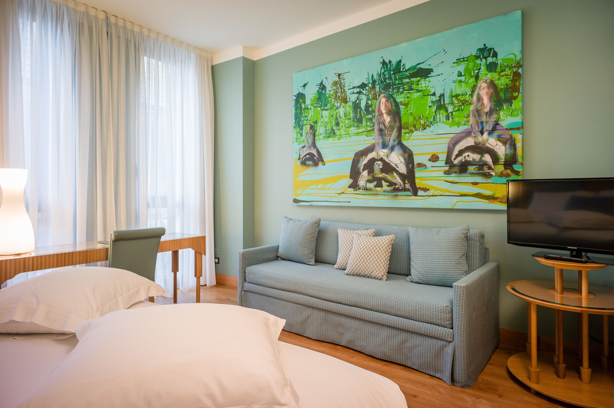 三人房（梳化床）