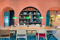 Moxy Verona