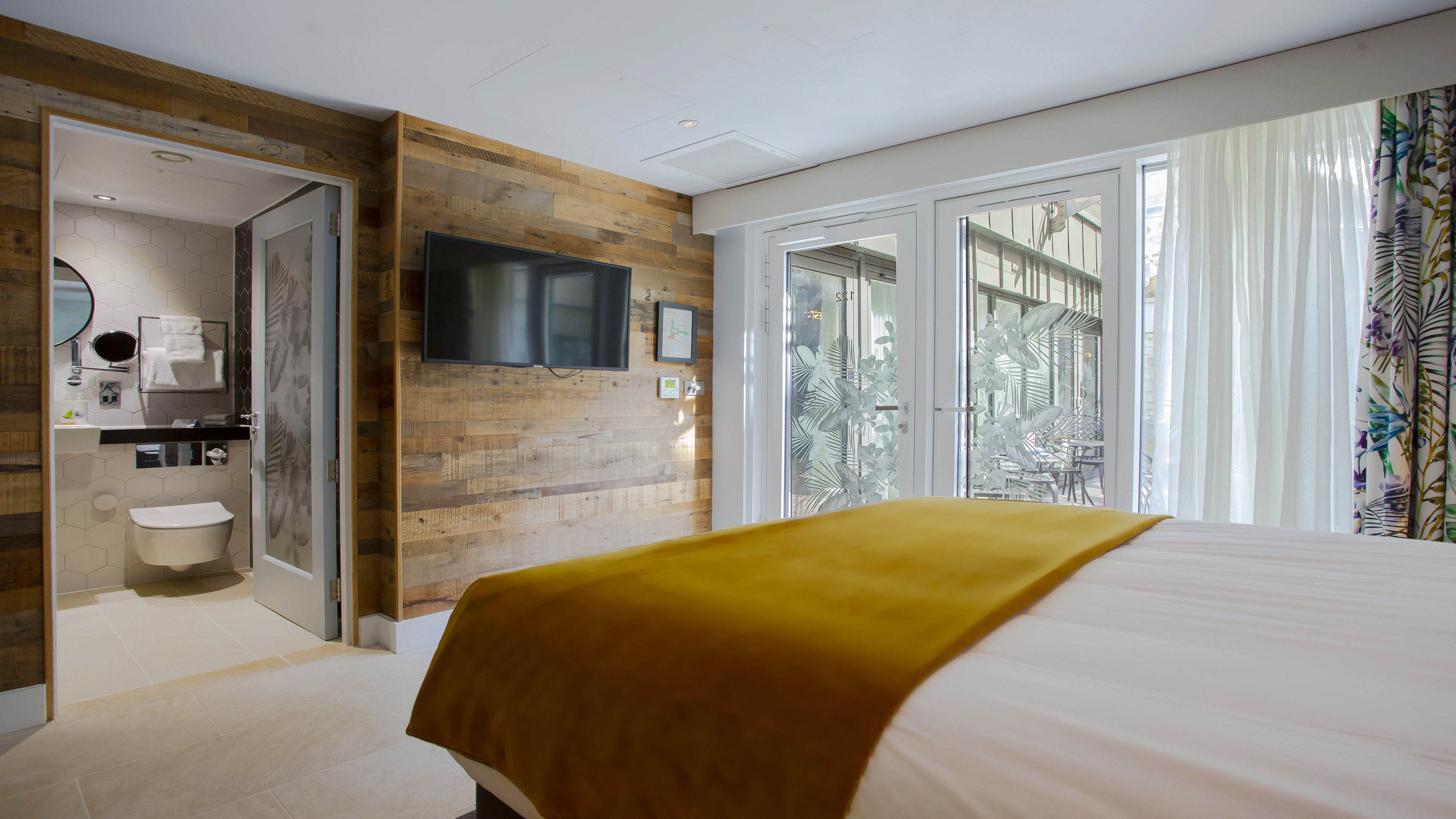 甄选特大床房（带迷你冰箱）