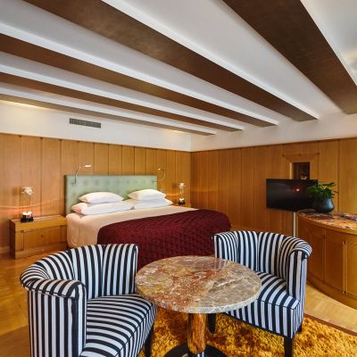 Design Queen Room Widder Hotel Promo Code