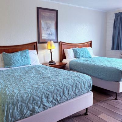 2 Queen Beds Room, Non-Smoking Champions Inn Promo Code