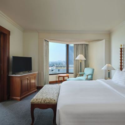 1 Bedroom Executive Suite, 1 King, River View Montien Riverside Hotel (SHA Extra Plus) Promo Code