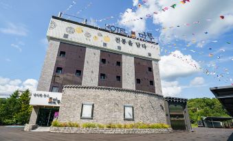 Pocheon Maru Hotel - Housity