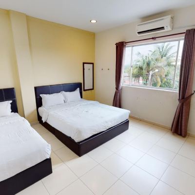 Bilik Bertiga Kupon Hotel Alor Villa