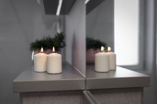 带阳台的两卧室公寓