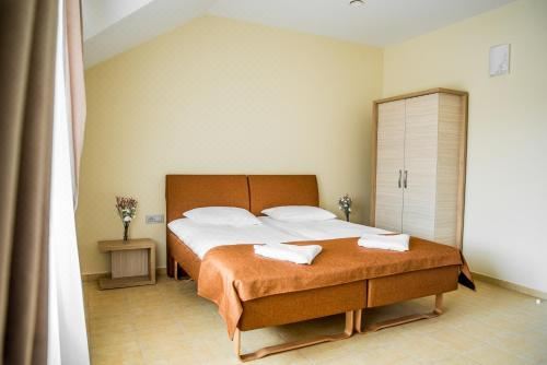 双人房（带独立浴室）