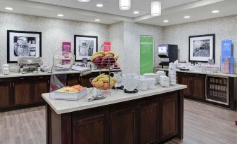 Hampton Inn & Suites Manchester