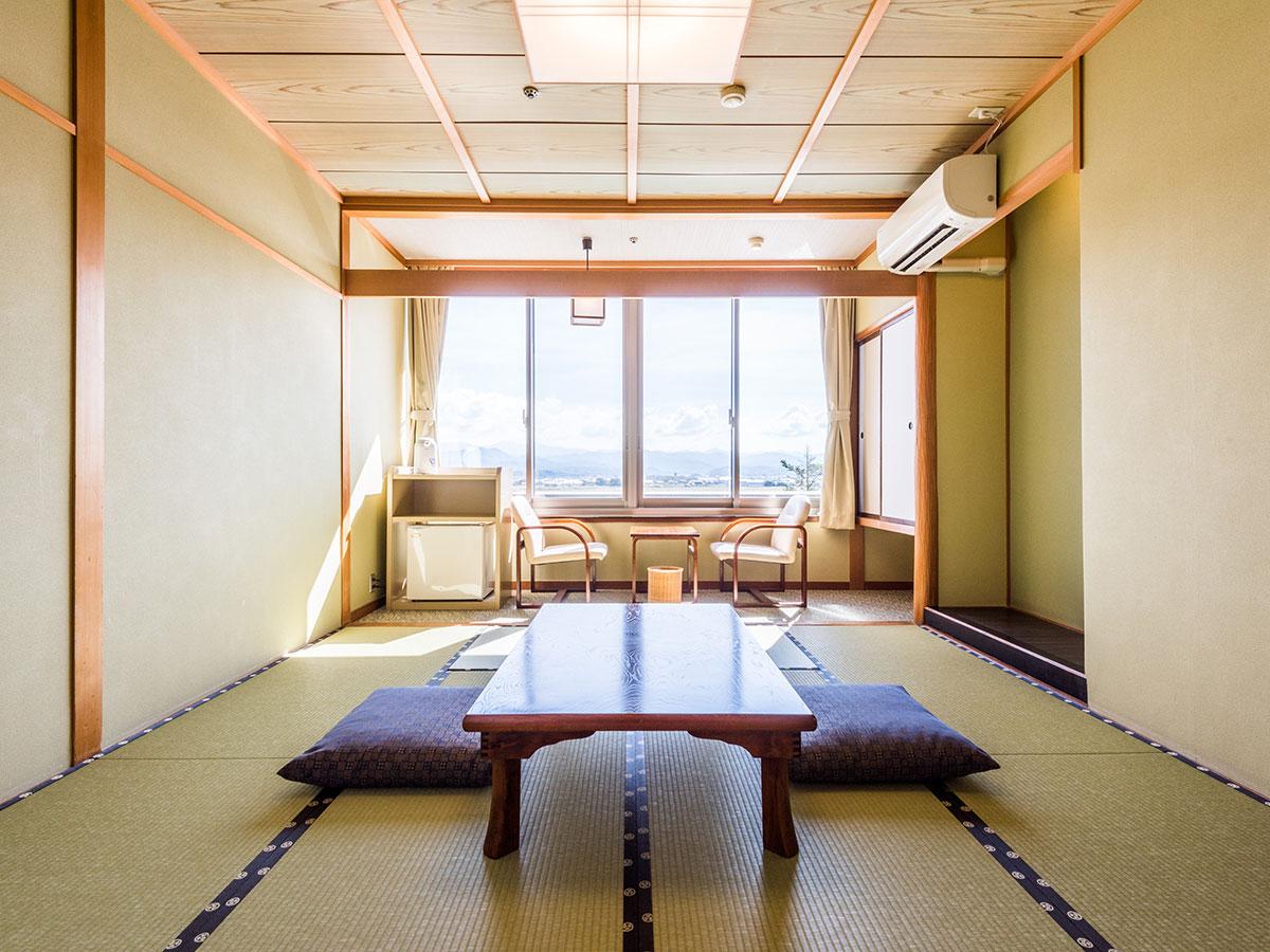 【无烟】标准日式客房，铺有10张榻榻米，设有室内浴池