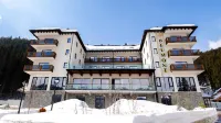 Belmont Hotel & Spa 30 km from Sinaia Отели в г. 