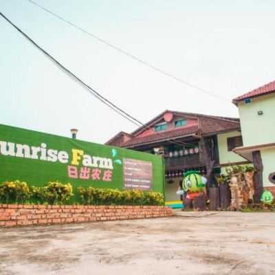 Suite Junior Keluarga Kupon Labis Sunrise Farm Stay