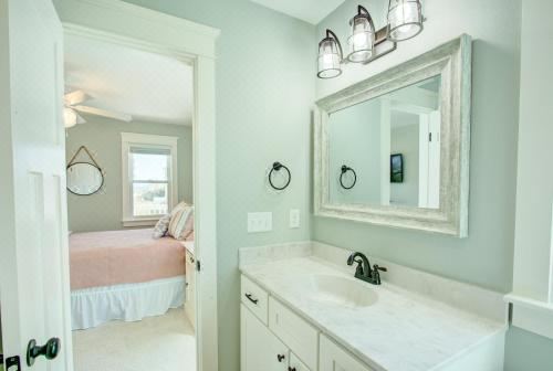 4056 - Tight Lines Tan Lines Holiday Home