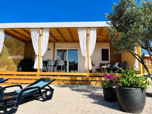 两卧室联排别墅