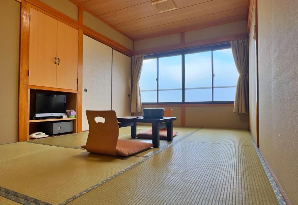 日式客房，海景，无烟（【海景】【本馆】| 壮观景致【7.5个榻榻米】）