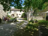 Ferme le Grand Cordy Hotels in Grignan
