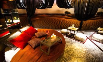 Silk Motel - Housity