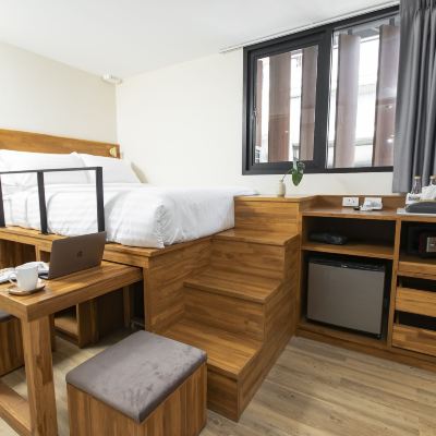 Design Room, 1 Queen Bed, Non Smoking, City View