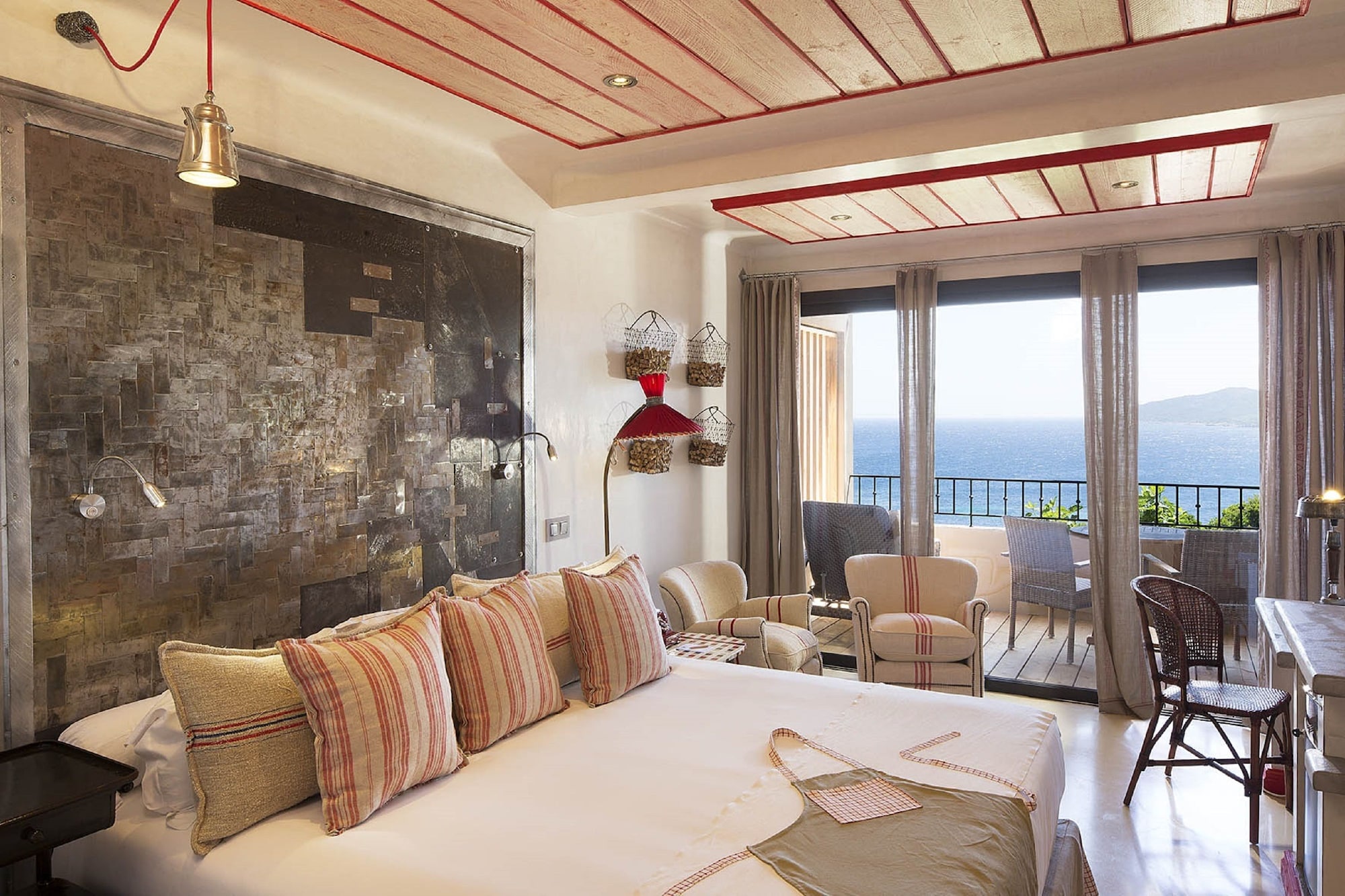 带露台及海景的高级间