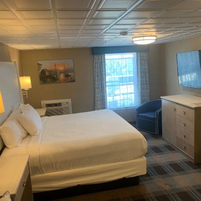 Royal Room, Jetted Tub King's Port Inn Promo Code