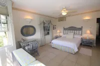 Beachfront Apartment in St. Lawrence Gap - Close To Your Every Need