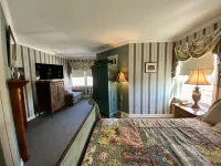 The Cypress Inn Bed & Breakfast