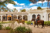 Hostería Hacienda Pinsaqui Hotel di 