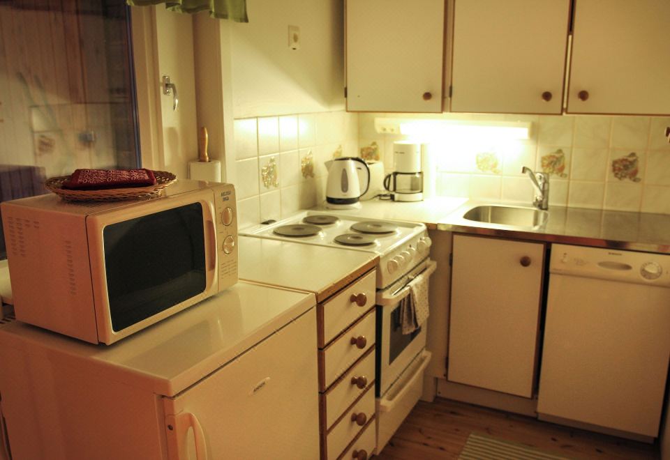 木屋， 2 间卧室， 桑拿浴 （Varsta）