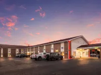 Econo Lodge Inn & Suites Hotels in Escanaba