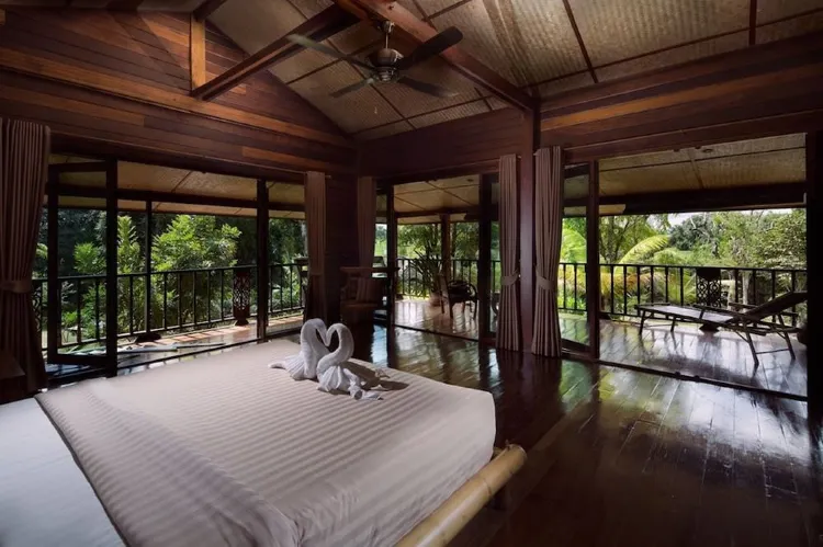 Luxury Loft, 1 King Bed, Mountain View