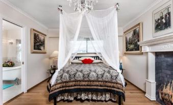 Diana's Luxury Bed and Breakfast - Housity