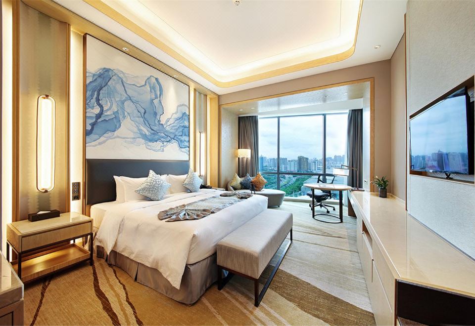 行政湖景大床房