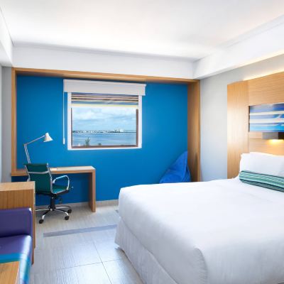 Aloft King Room with Lagoon View