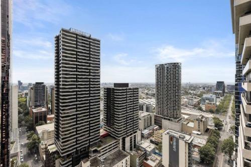 带城景的双卧室公寓