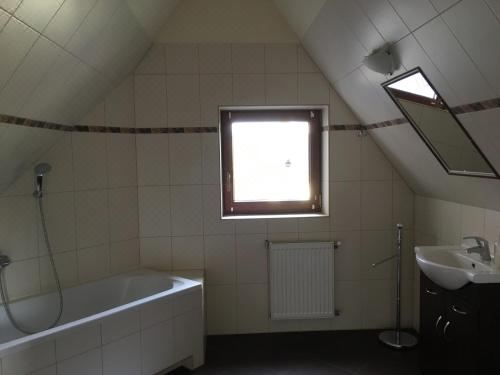 四人间（带浴室）