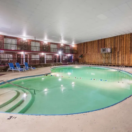 Ramada by Wyndham Mountain Home Отели в г. Бакстер