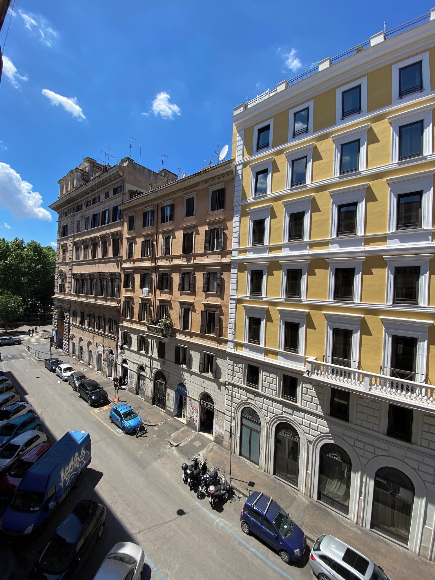 经典客房， 1 张特大床， 无烟房， 独立浴室