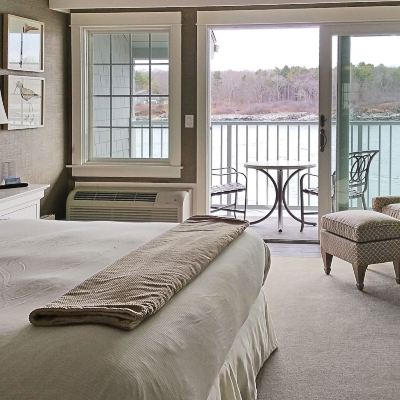 Harborview King (Riverview, Balcony) Stage Neck Inn Promo Code