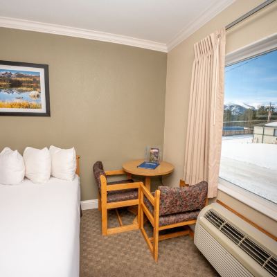 Comfort Room, 2 Queen Beds, Refrigerator & Microwave, Mountain View Blue Door Inn Promo Code
