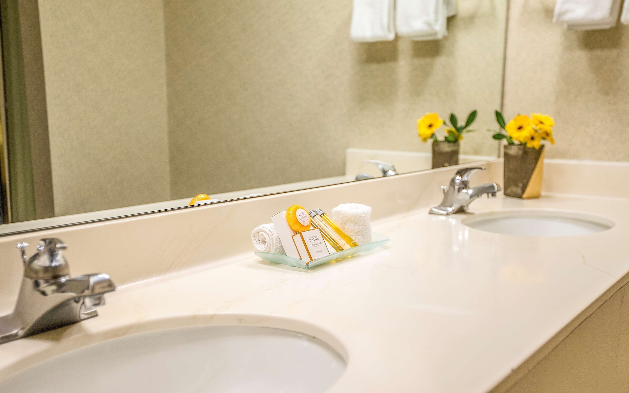 海岸小屋阁楼套房， 特大床带梳化床