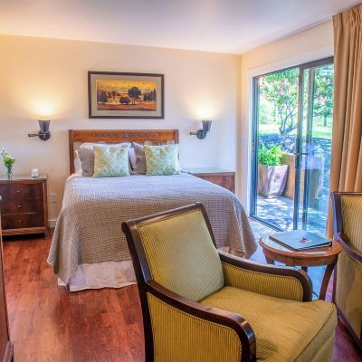Standard Queen Room Inn at Buckhorn Cove Promo Code