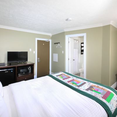 Queen Room Seaport Inn Promo Code