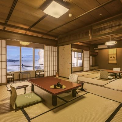 和風スーペリアレイクビュールーム(浴室) 湯快リゾート 片山津温泉 矢田屋松濤園〈会席〉 クーポン