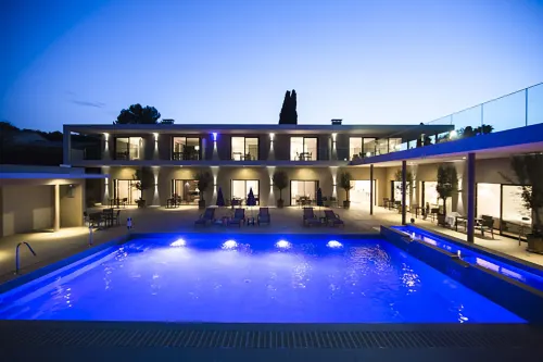 Seventeen Hotel