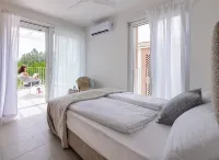 Pareus Beach Resort